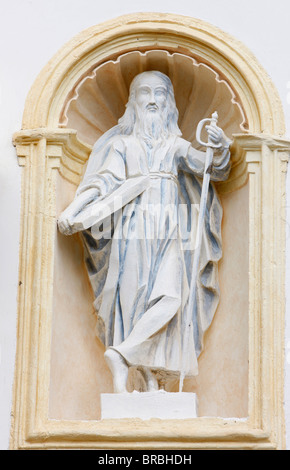 Statue de saint Paul dans l'église Saint-Nicolas de Veroce, Haute Savoie, France Banque D'Images