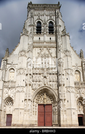 Façade occidentale, l'église abbatiale Saint-Riquier, Saint-Riquier, Somme, France Banque D'Images