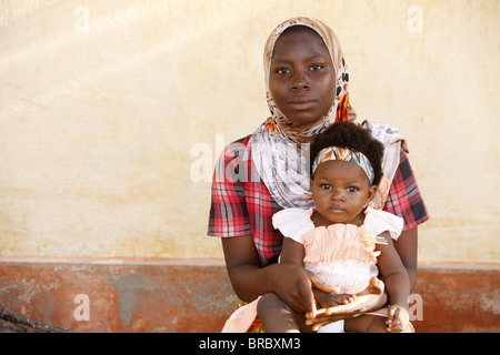 La mère et l'enfant musulman, Lomé, Togo, Afrique de l'Ouest Banque D'Images