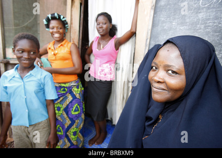 Famille musulmane, Lomé, Togo, Afrique de l'Ouest Banque D'Images