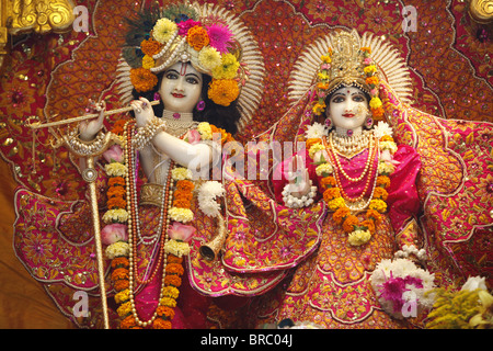 Des statues de Krishna et Rada, Bhaktivedanta Manor temple, Watford, Hertfordshire, England, UK Banque D'Images