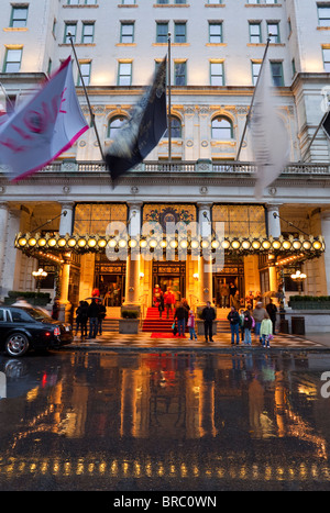 Entrée de l'hôtel Plaza sur la Cinquième Avenue, Manhattan, New York City, New York, USA Banque D'Images