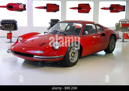 Rouge Ferrari Dino 246 GT 1971 MUSÉE GALLERIA MARANELLO ITALIE GALLERIA MUSEUM 07 Septembre 2010 Banque D'Images