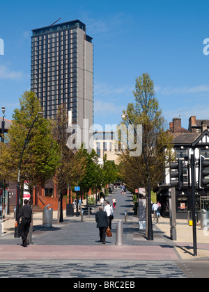 Howard Street dans le centre-ville de Sheffield, South Yorkshire, Angleterre, Royaume-Uni Banque D'Images