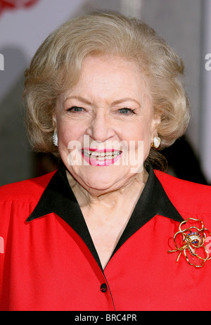 BETTY WHITE VOUS DE NOUVEAU PREMIÈRE MONDIALE HOLLYWOOD LOS ANGELES CALIFORNIA USA 22 Septembre 2010 Banque D'Images