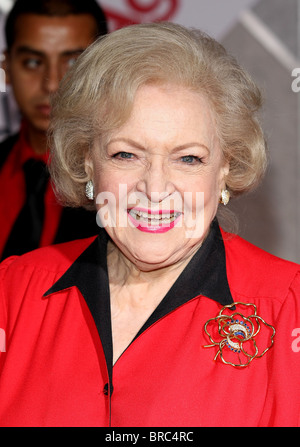 BETTY WHITE VOUS DE NOUVEAU PREMIÈRE MONDIALE HOLLYWOOD LOS ANGELES CALIFORNIA USA 22 Septembre 2010 Banque D'Images