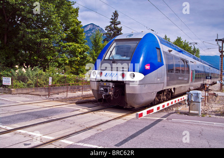 Un T.E.R (Train Express Régional) fabriqué par Bombardier Banque D'Images