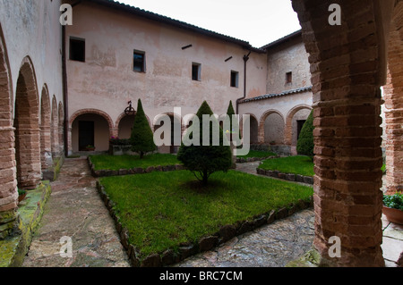 Cloître, Sanctuaire franciscain de La Foresta, Rieti, Latium (Lazio), l'Italie, l'Europe. Banque D'Images