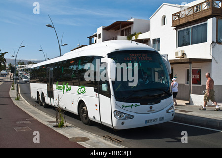 Dh PUERTO DEL CARMEN Lanzarote Arrecife bus Banque D'Images