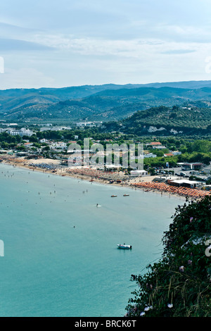 Plage de Pizzomunno, Vieste, Parc National du Gargano, l'Apulie, Foggia, Italie Banque D'Images