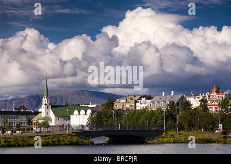 Lac Tjornin Reykjavik, Islande. Banque D'Images