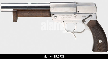 A 'Sternsignalpître' (pistolet à éclats de signal) Walther mod. SL, Kriegsmarine (Marine), calibre 4, no 1022. Numéros correspondants. Alésage de type miroir, longueur 230 mm. Broche de signal. Gauche sur le cadre marqué 'Waffenfabrik Walther Zella-Mehlis (Thür.) / 1939 - Walther - 1022'. A côté de cela : l'aigle d'acceptation de la Marine/'HK/M/III/3'. Entièrement en acier poli brossé de haute qualité (Nirosta), rayures légères dans les endroits. Avant-bras en noyer et panneaux de préhension, noircis, marques d'utilisation. Comme nouveau pistolet, avant-bras et panneaux de préhension en bon état. Compte tenu de la période limitée de 1936 - 44 pr total, Banque D'Images