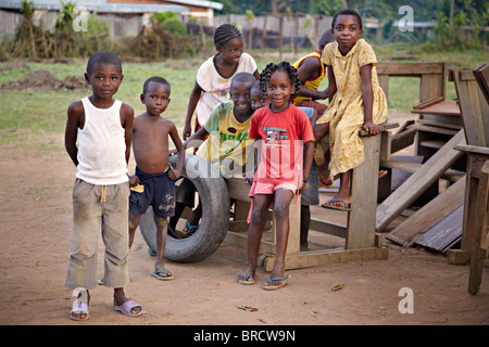 Enfants congolais, Ouesso, République du Congo Banque D'Images