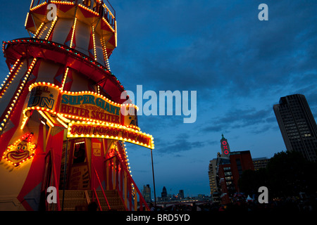 Helter Skelter au Mayor's Thames Festival est Londres, Angleterre, Royaume-Uni. Banque D'Images