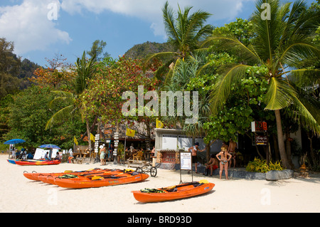 Bar de plage au Rai Leh West Beach, Krabi, Thaïlande Banque D'Images