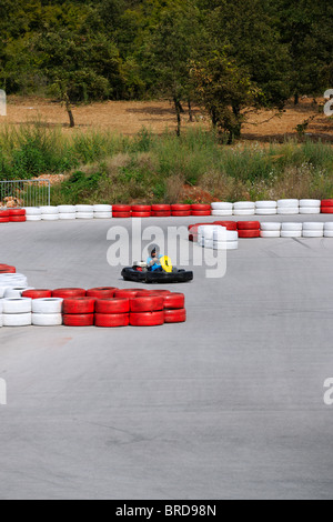 Adolescent en Go Kart Banque D'Images
