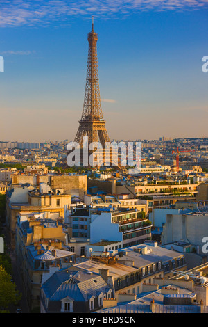 Une vue sur la Tour Eiffel, Paris, France Banque D'Images