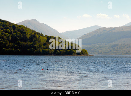 Vue de strone point sur le Loch Fyne de inveraray pier. loch shira à gauche. L'Argyll Banque D'Images