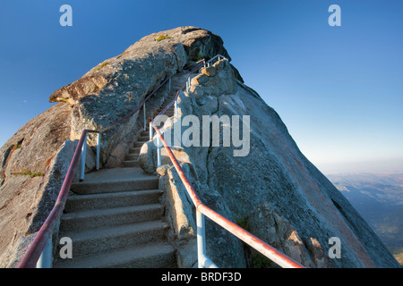 Escalier vers Moro Rock. Sequoia National Park, Californie Banque D'Images