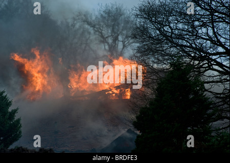 Incendie dans une maison vide, Newton Mearns, Glasgow Banque D'Images