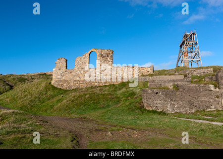 Tin mine sur la côte, Botallack, Cornwall, Angleterre, Royaume-Uni, Europe Banque D'Images