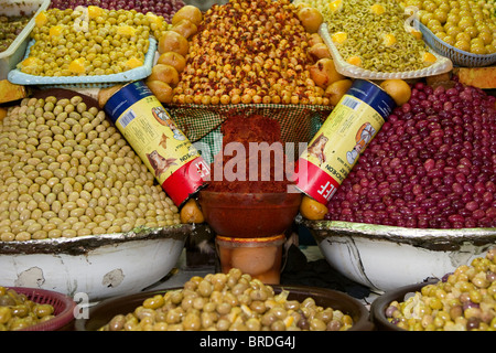 Marché couvert et d'épices / souk, Meknès, Maroc Banque D'Images