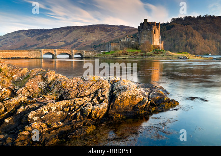 Le Château d'Eilean Donan, Loch Duich, Highlands, Scotland, UK Banque D'Images