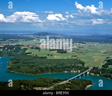 Lechtalbruecke Bridge près de Schongau, Lech, Peiting, Hohenpeissenberg, Upper Bavaria, Germany, Europe, vue aérienne Banque D'Images