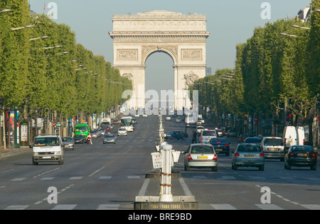 L'Arc de Triomphe et l'avenue des Champs-Élysées, vue de la Place de la Concorde Banque D'Images