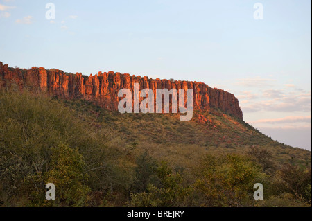 Le plateau de l'escarpement au coucher du soleil, le Parc National de Waterberg, Namibie, Afrique Banque D'Images