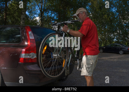 Man mise en location voiture Finlande retour d'Europe du nord Banque D'Images