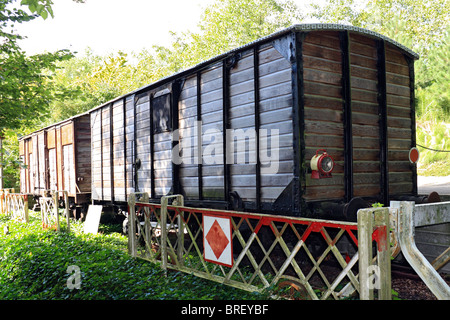 Les wagons à prisonnier à Eperlecques le Blockhaus bunker en béton pour V2 Lancement de la forêt d'Eperlecques Nord France. Banque D'Images