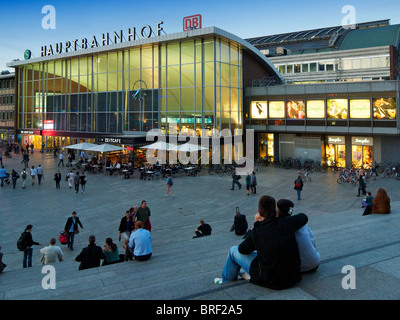 La gare centrale de Cologne Hauptbahnhof NRW, Allemagne Banque D'Images