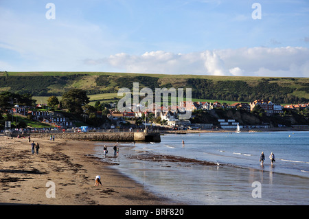 Vue sur la plage, Swanage, à l'île de Purbeck, Dorset, Angleterre, Royaume-Uni Banque D'Images