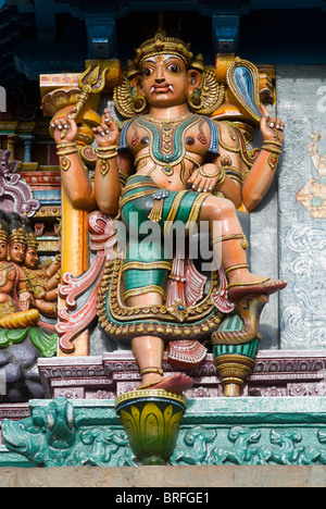 En stuc sur Meenakshi Amman Temple Hindou (;Saivite) tour est (gopuram) ; Madurai, Tamil Nadu, Inde Banque D'Images
