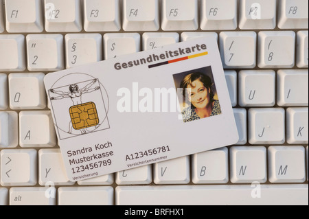 La caisse d'assurance maladie allemand carte sur un clavier