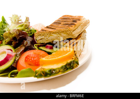 Faire fondre de poulet avec salade Panini Banque D'Images