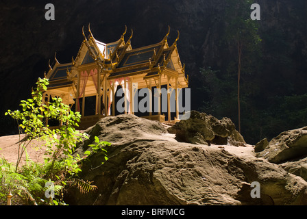 Tham Phraya Nakhon, Khao Sam Roi Yot National Park est dans une grotte dans Prachuap, Thaïlande Banque D'Images