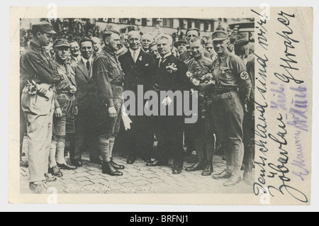 Hermine Hoffmann - carte postale du Congrès du Parti Reich 1927 avec les signatures d'Adolf Hitler, Rudolf Heß, Hermann Esser, Joseph Goebbels, Gottfried Feder, Alfred Rosenberg, F.X. Schwarz,Julius Streicher,Arthur Dinter,Adolf Hühnlein,Walte,signé en encre,crayon,et crayon indélébile. Carte postale (transl.)'Fête du congrès de Nuremberg 1927', une photo de groupe montrant Hitler portant le lederhosen, Gottfried Feder et Arthur Dinter au centre, flanqué de Goebbels, Hühnlein et d'autres signeurs. Sur le bord écrit en encre(transl.)'nous sommes l'Allemagne! Zö,droits-supplémentaires-Clearences-non disponible Banque D'Images