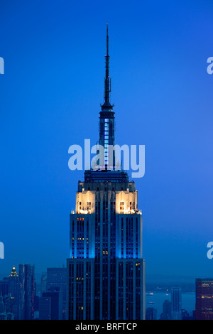 Empire State Building à Manhattan, au crépuscule, New York City USA Banque D'Images