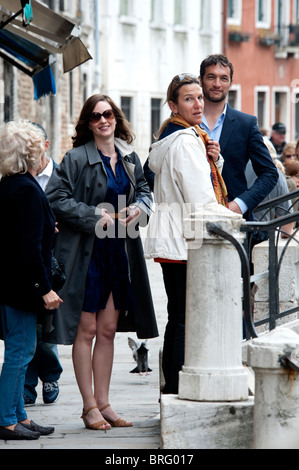 Tournage de la bière Carlsberg annonce avec les acteurs et l'équipe du film et en Paparazzi Venise Italie Banque D'Images