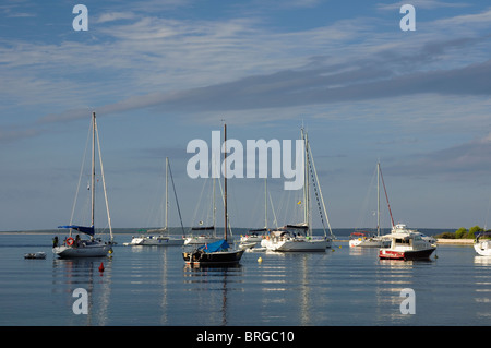 Ancrée dans des bateaux à voile St.Ante Bay (Porat Sv. Ante) sur l'île de Silba, Croatie Banque D'Images