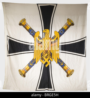 Grand amiral Karl Dönitz, drapeau du Grand amiral blanc de coton lin, les deux côtés imprimés en couleur avec une croix de fer, sur lequel sont croisés les matraques du Grand amiral avec l'aigle appliqué. « FLG » estampillé. Grossadmiral 2,4 x 2,4' et timbre d'acceptation navale. Boucles d'attachement abscisses.,historique,historique,années 1930,20e siècle,marine,forces navales,militaire,militaria,branche de service,branches de service,forces armées,service armé,objet,objets,alambics,coupures,coupures,découpe,découpe,découpe,découpe,drapeau,insignes,symbole,symboles,emblème,emblèmes,droits supplémentaires-drapeaux non disponibles Banque D'Images