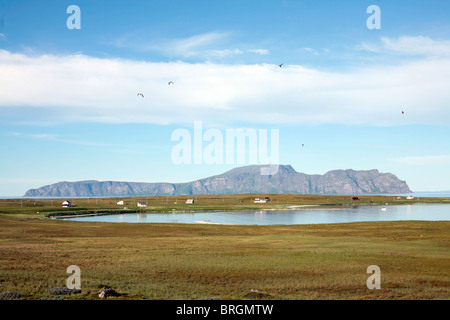 L'île de Vanna / Vannoya Comté de Troms, Norvège du Nord. À l'égard du règlement de Slettnes. Banque D'Images