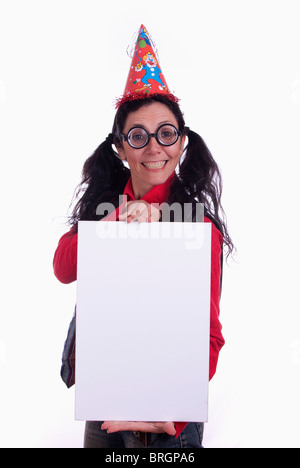 Cheerful nerdy woman holding an carte vierge - similaire disponible Banque D'Images
