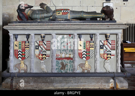 Caractéristiques internes et artefacts qui se rapportent à l'église St Bartholemews à Moreton Corbet, Shropshire, Angleterre. Banque D'Images