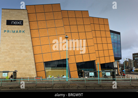 Primark et prochaines boutiques dans le centre de Plymouth à Drakes Circus Shopping Centre, Devon, UK Banque D'Images