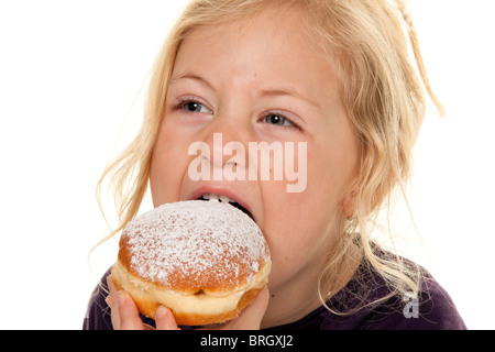 Carnaval des enfants avec des beignes. Beignets de carnaval Banque D'Images