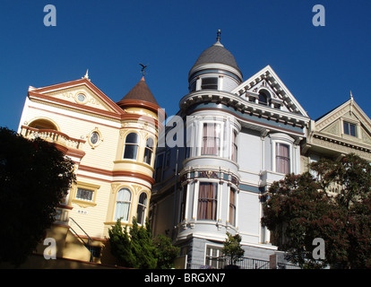 Maisons victoriennes connu sous le nom de belles dames dans Alamo Square à San Francisco en Californie, États-Unis Banque D'Images