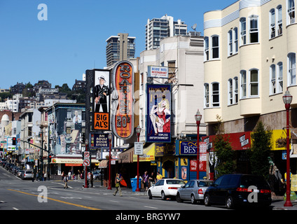 Des profils de théâtres et les clubs de striptease de North Beach à San Francisco en Californie, États-Unis Banque D'Images